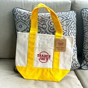 💛 Yellow Trader Joe’s mini tote! 🛍️
